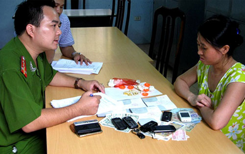 Oshin trộm gần 300 triệu v&igrave; chủ mất cảnh gi&aacute;c 1