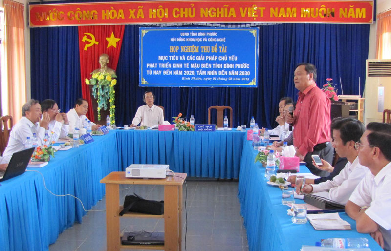 Thông qua đề tài khoa học về kinh tế mậu biên Bình Phước