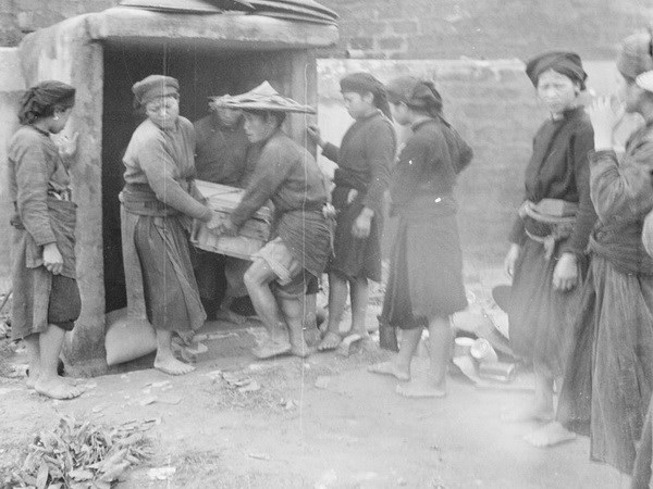 "Vang vọng kh&uacute;c tr&aacute;ng ca Điện Bi&ecirc;n" tri &acirc;n anh h&ugrave;ng liệt sỹ