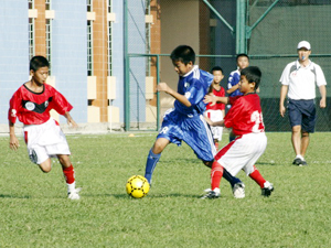 Đào tạo miễn phí thiếu niên có năng khiếu bóng đá