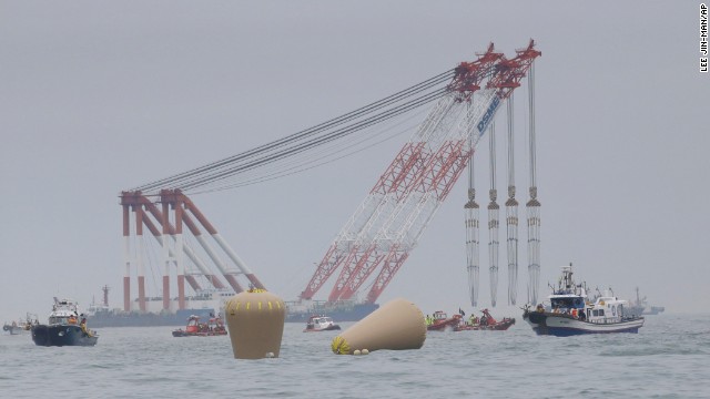 Cần trục trợ giúp cứu hộ phà Sewol