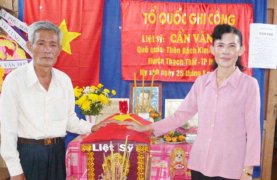 Vụ sự thật về một ng&ocirc;i mộ liệt sĩ: Đ&atilde; chuyển hồ sơ sang cơ quan điều tra