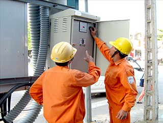 Chậm nộp tiền điện sẽ bị phạt bằng lãi suất cao nhất