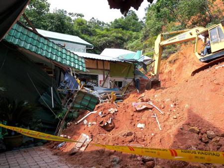 Malaysia: Lở đất chôn vùi một trại trẻ mồ côi