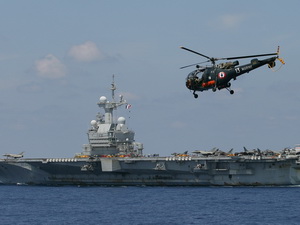 Pháp triển khai máy bay lên thẳng tấn công Libya