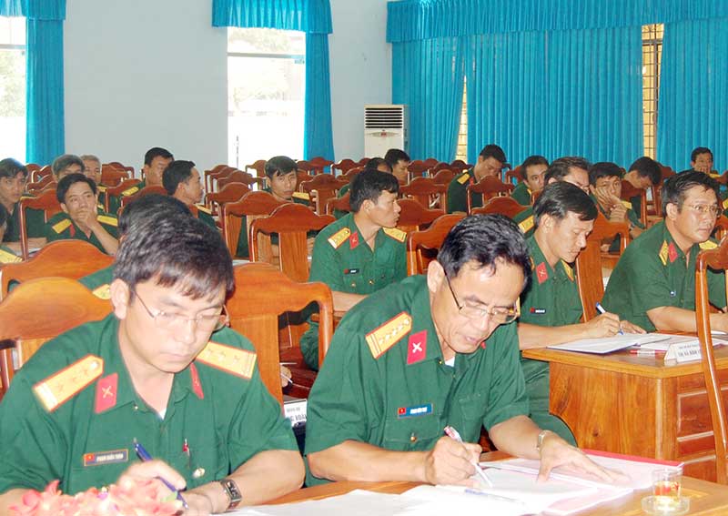 180 c&aacute;n bộ được th&ocirc;ng b&aacute;o nhanh kết quả Hội nghị Trung ương 8