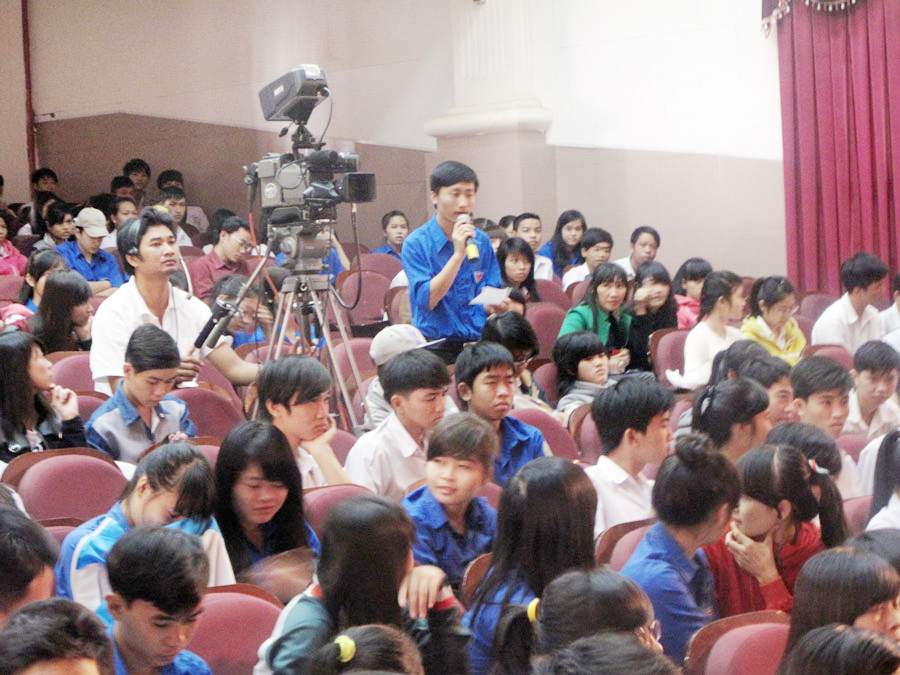 Trên 1.500 học sinh được tư vấn mùa thi năm 2014