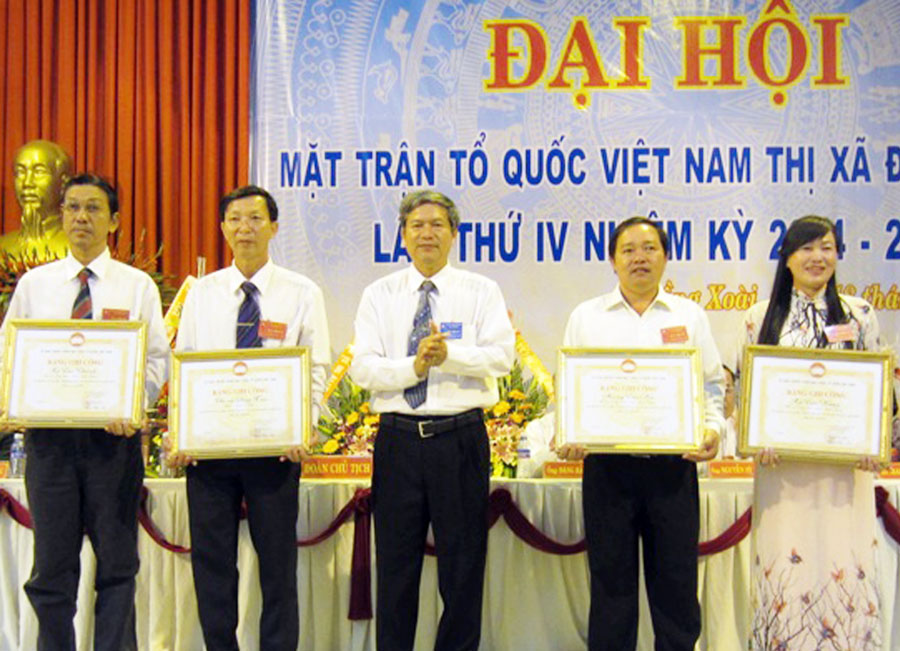 &Ocirc;ng Phạm Ngọc Tho&agrave;i t&aacute;i cử chức chủ tịch