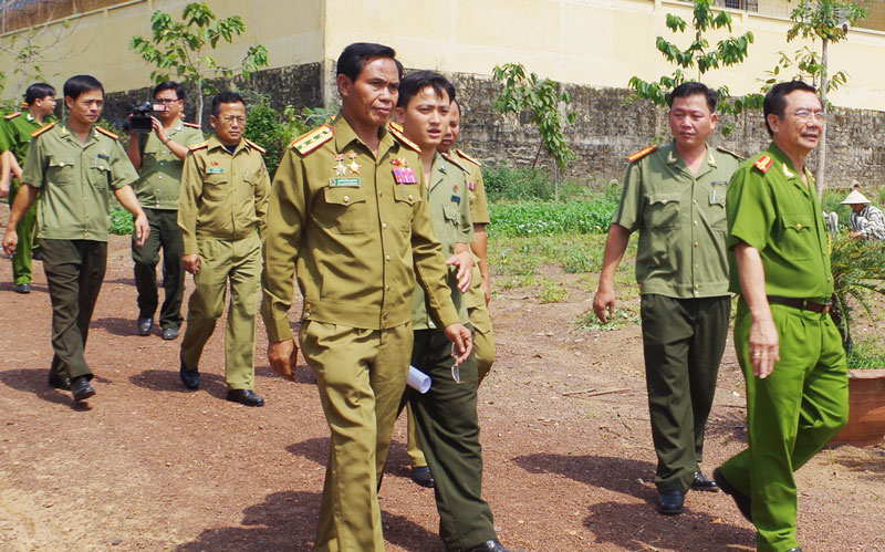 C&ocirc;ng an tỉnh Chămpasắk (L&agrave;o) v&agrave; C&ocirc;ng an B&igrave;nh Phước: Trao đổi kinh nghiệm