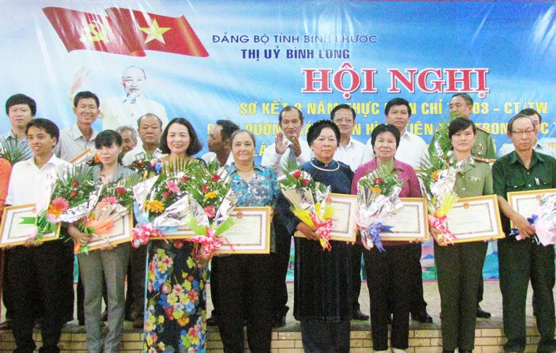 Kỷ niệm 124 năm ng&agrave;y sinh Chủ tịch Hồ Ch&iacute; Minh (19-5-1890 - 19-5-2014)