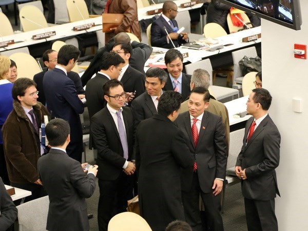 Việt Nam chủ động tham gia hợp t&aacute;c v&igrave; quyền con người