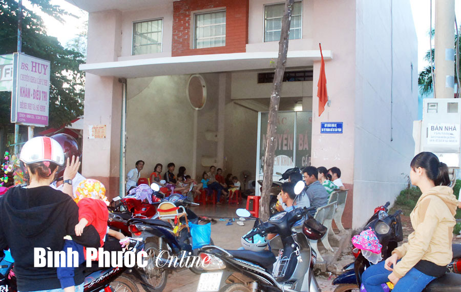 Giao mùa, bệnh nhi bùng phát