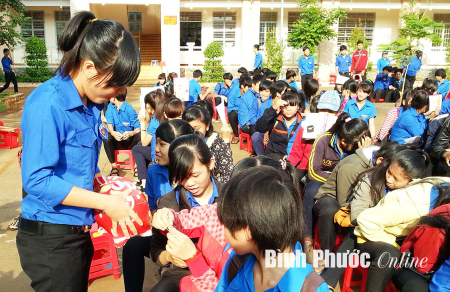 Những việc làm ý nghĩa ở trường THPT Đắk Ơ