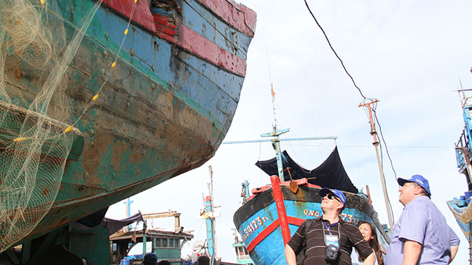 Trung Quốc đang &ldquo;khoan thăm d&ograve;&rdquo; l&ograve;ng y&ecirc;u nước của người Việt