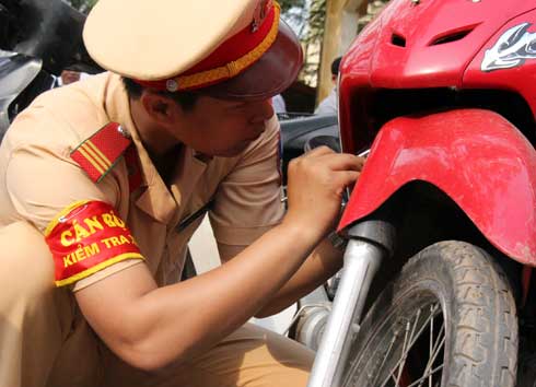 Quy định mới về sang t&ecirc;n xe qua nhiều chủ