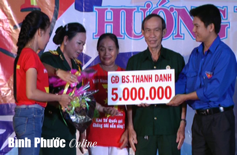 90 triệu đồng ủng hộ chương tr&igrave;nh &ldquo;Hướng về biển Đ&ocirc;ng&rdquo;