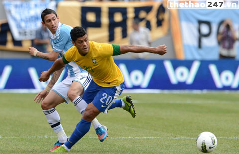 Brazil chịu nhiều sức ép hơn Argentina ở World Cup 2014