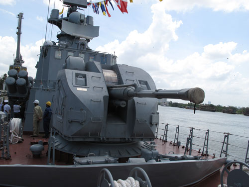 B&agrave;n giao 2 t&agrave;u t&ecirc;n lửa hiện đại cho Qu&acirc;n chủng Hải qu&acirc;n