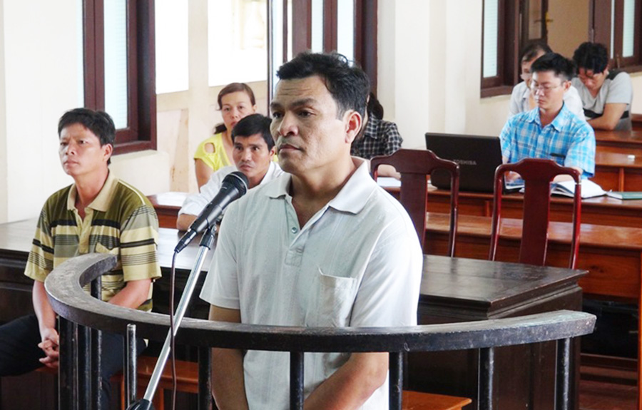 Đương sự chết sau khi bị giam giữ, Trưởng c&ocirc;ng an x&atilde; Bom Bo l&atilde;nh &aacute;n