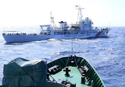 Tàu Trung Quốc đâm thủng tàu cảnh sát biển Việt Nam