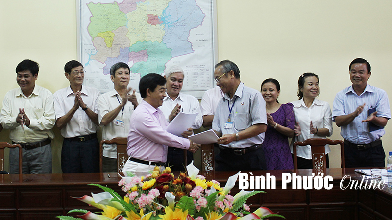 K&yacute; kết hợp đồng dự &aacute;n BT đường Minh Hưng - Đồng Nơ