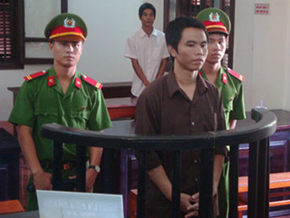 M&acirc;u thuẫn nhỏ, em vợ đ&acirc;m chết anh rể