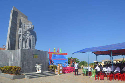 Bộ Y tế phát động chương trình 'Ngành y tế cùng ngư dân bám biển'