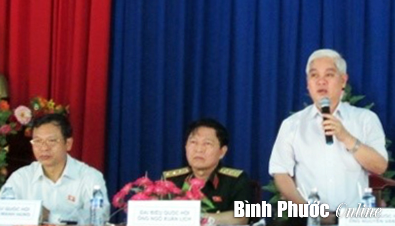 Đo&agrave;n Đại biểu Quốc hội tỉnh tiếp x&uacute;c cử tri tại x&atilde; Tiến Th&agrave;nh