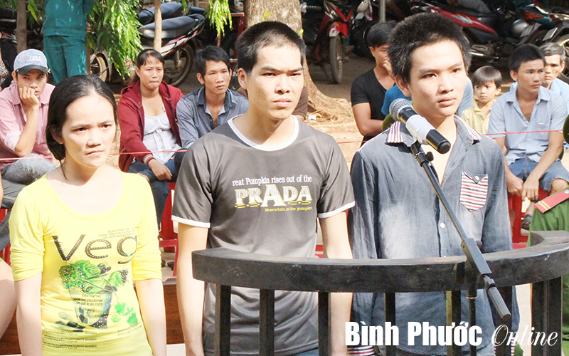 Cặp vợ chồng hờ bu&ocirc;n ma t&uacute;y ở B&ugrave; Gia Mập l&atilde;nh &aacute;n