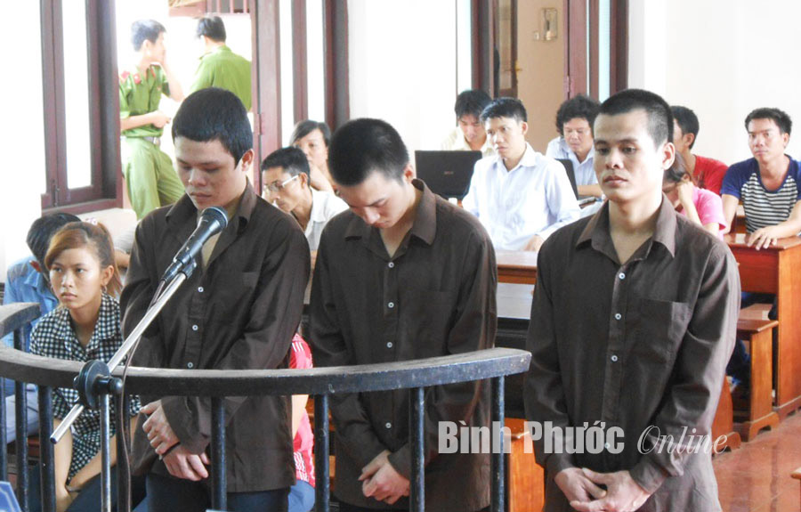 Đ&acirc;m chết thanh ni&ecirc;n quậy trong qu&aacute;n nhậu, hai anh em ruột l&atilde;nh &aacute;n