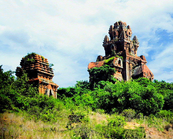  Cổ kính tháp Chăm - sức lôi cuốn của mảnh đất Bình Định 