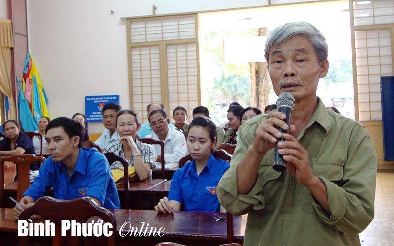 Đại biểu Quốc hội tỉnh tiếp x&uacute;c cử tri x&atilde; Thuận Ph&uacute;