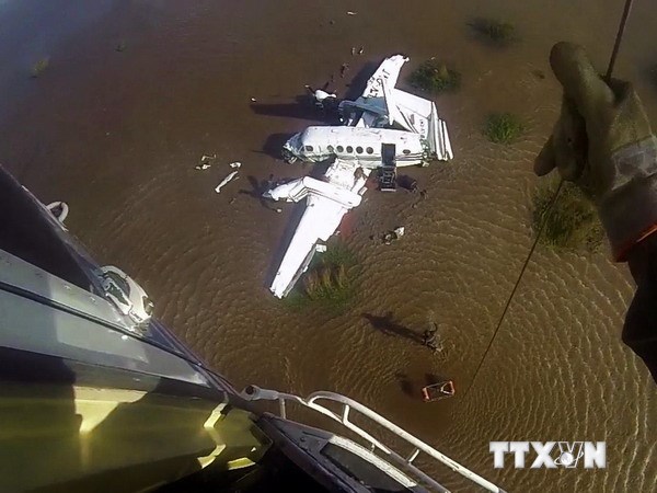 Máy bay tư nhân rơi xuống sông, 5 người thiệt mạng