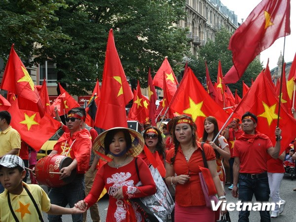 Tuần h&agrave;nh tại Đức phản đối h&agrave;nh vi sai tr&aacute;i của Trung Quốc