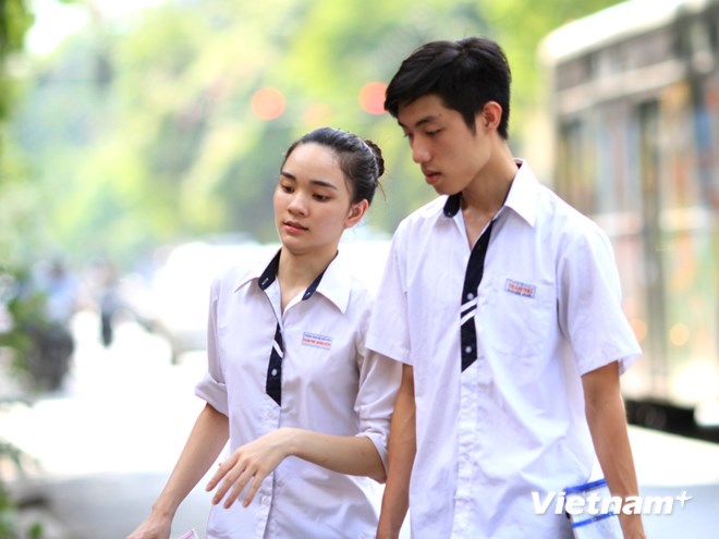Thí sinh than đề thi môn vật lý dài, lý thuyết khó “nhằn”