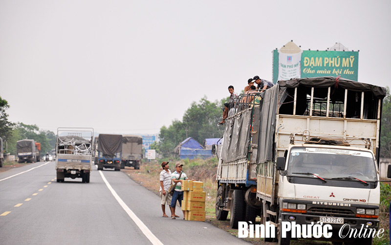 3.715 phương tiện vận chuyển qu&aacute; tải