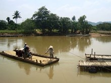  Lật bè tự chế, 3 người trong một gia đình tử vong