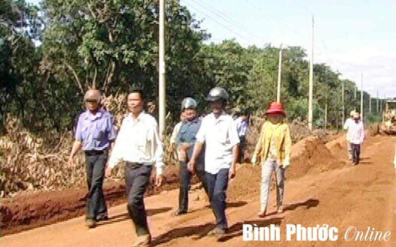 14 hộ lắp đặt đường điện “giá trên trời” ở xã Bình Minh đã được hoàn trả 53 triệu đồng