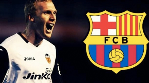 Barca lần đầu chiêu mộ trung vệ sau 5 năm