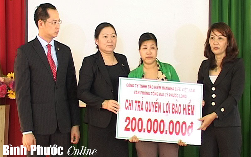 Công ty Bảo hiểm Hanwha Life Việt Nam: Chi trả bảo hiểm 200 triệu đồng cho khách hàng