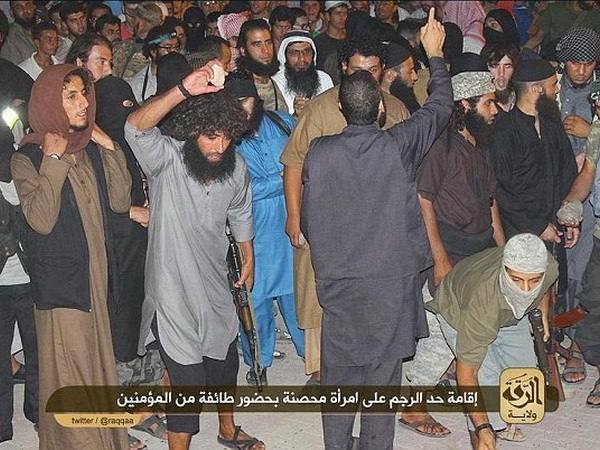 Vụ ném đá đến chết vì ngoại tình ở Syria qua lời kể của nhân chứng