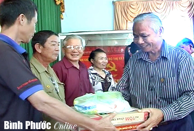 Nhiều hoạt động gi&uacute;p đỡ nạn nh&acirc;n chất độc da cam