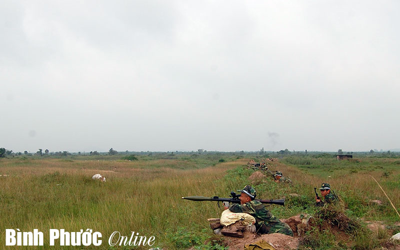 Bộ CHQS tỉnh diễn tập chiến thuật c&oacute; bắn đạn thật