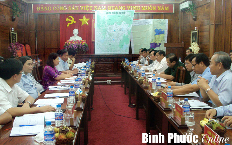 Bộ trưởng B&ugrave;i Quang Vinh l&agrave;m việc với l&atilde;nh đạo tỉnh về c&aacute;c dự &aacute;n lớn ở B&igrave;nh Phước
