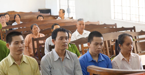 Th&ecirc;m đường d&acirc;y mua b&aacute;n 'c&ocirc; d&acirc;u Việt' sang Trung Quốc l&atilde;nh &aacute;n