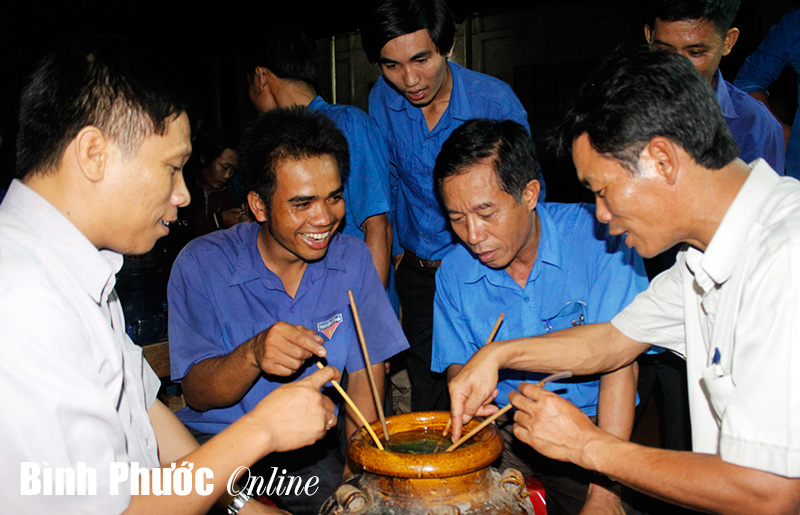 Cần có hướng đi cho nghề chế biến rượu cần của đồng bào Xêtiêng