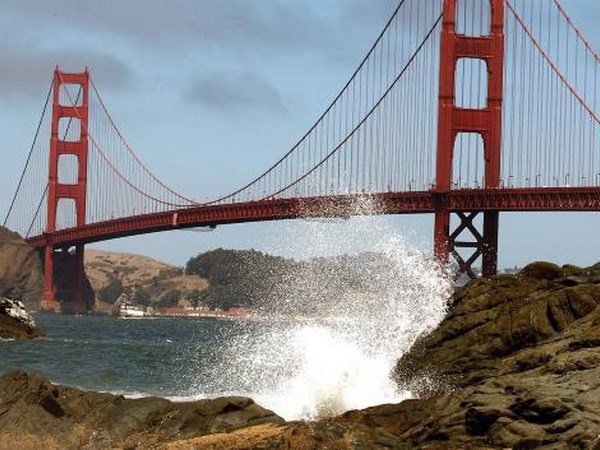 Phát hiện xác ba con tàu "ma" bị mất tích gần cầu Cổng Vàng