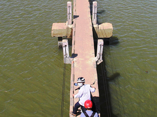 &Aacute;m ảnh cầu &lsquo;Vĩnh biệt&rsquo;