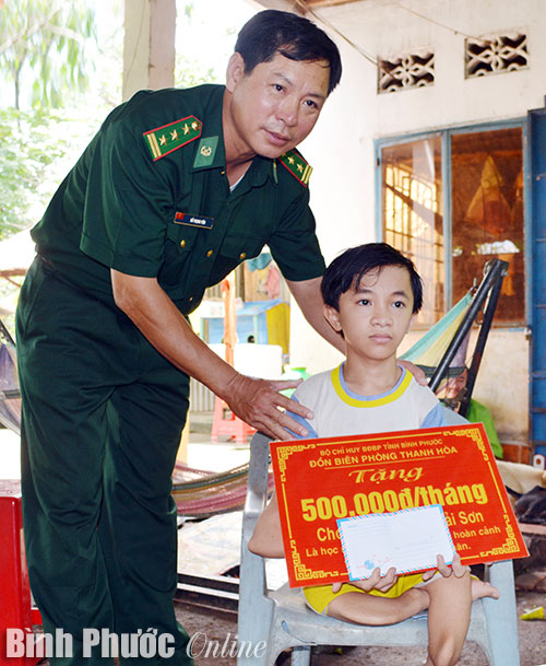 Cháu Hải Sơn được nhận đỡ đầu