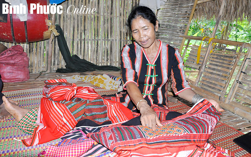 Chị Thị Chanh - Nghệ nhân lưu truyền nghề dệt thổ cẩm